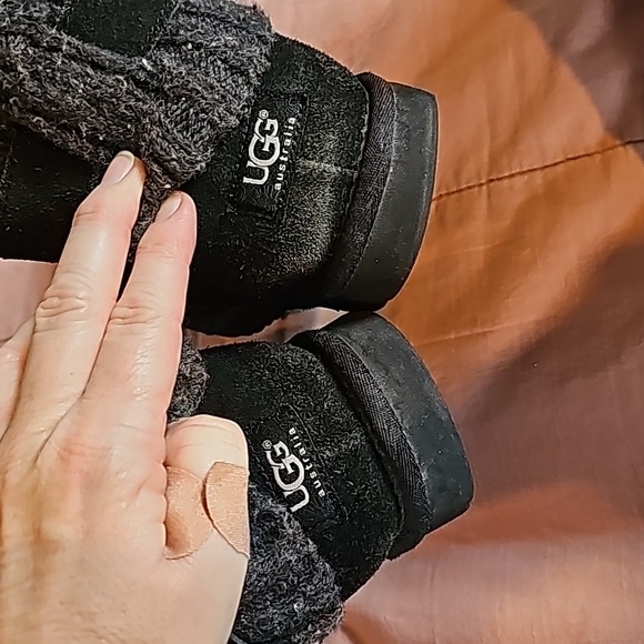 AWESOME UGG CABLE SOCK TRIM WITH BUCKLE BOOTS - Picture 2 of 10